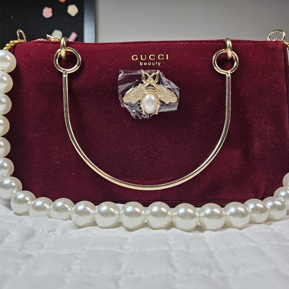 Gucci Beauty Burgundy Bee Shoulder Crossbody Bag With Matching Pearl Chain Strap - Picture 8 of 12